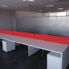 Escritorios modulares con cajonera de melamina